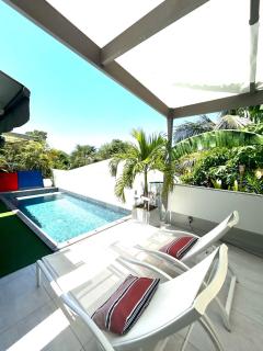 Fully-equipped house with pool - - 1