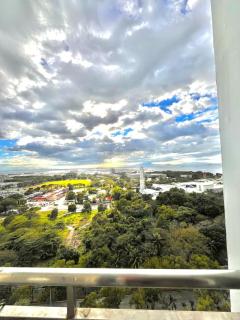 Breeze Deluxe moa view 6pax - Manila - 4