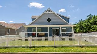 Pet-Friendly Pool Bayside Coastal Cottage - 8