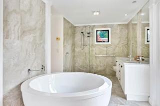 Maleny Chateau Pool Country Experience, Creek, Gym - Balmoral Ridge - 1