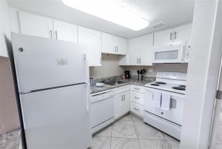 101 -Fully Furnished 1BR Suite-Prime Location - Scottsdale - 4
