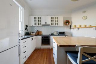 Timeless Charm in the Heart of Launceston - Royal Park - 0