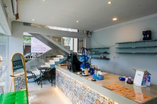 Sans Hotel Triplets Jogja Expo Center - 7