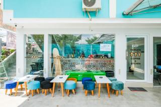 Sans Hotel Triplets near Jogja Expo Center Yogyakarta - Demangan - 2