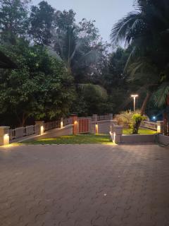 Big Family Getaway 3BHK Extra Beds Private - 9