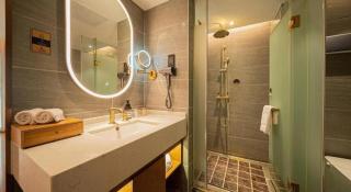 James Joyce Coffetel Xinyang Xixian Longhu Huayi - 3