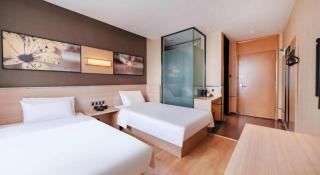 IU Hotel Kunming Jinma Bijifang Joy City - Kunming - 3