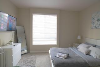 Spacious Home w Backyard - 10min Drive To Disneyland - Fullerton - 2