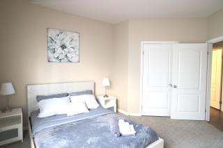 Spacious Home w Backyard - 10min Drive To Disneyland - Fullerton - 1