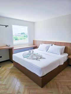 The Moment Hotel - Ban Bang Khan - 1