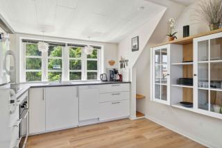 Modern Apartment With Cozy Vibes - Klemensker - 3