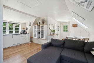 Modern Apartment With Cozy Vibes - Klemensker - 2
