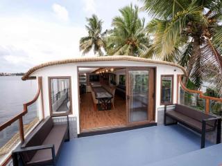Ultra Luxury House Boat Alleppey By LexStays - 1
