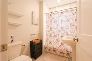 Modern 2-bed, 2-bath, 4 Min Walk To Northeastern - Boston - 2