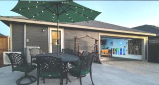 Family Game Room - Full-Body Massage Chair - Private Patio - Ultimate Group Getaway for 12 - Dallas - 6