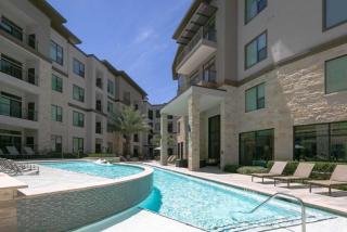 Spacious 2BR Condo at 7 Seventy - Houston - 5