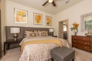 Spacious 2BR Condo at 7 Seventy - Houston - 7