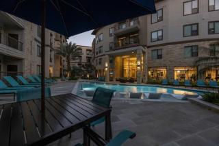 Spacious 2BR Condo at 7 Seventy - Houston - 1