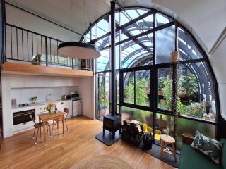 Stay in an award winning glasshouse - Dunedin - 7