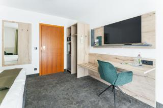 Bei Storaths - - 6