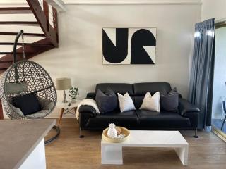HEART OF Cotton Tree- walk to BEACH & RIVER - Maroochydore - 8
