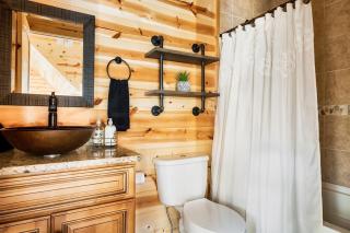 Smokies Sanctuary - Hot Tub on deck!Grill, Foosball, Firepit, Egg Chair - 5