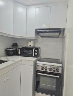 Modern Minimalist 1BR Condotel at BGC Taguig - Taguig - 3