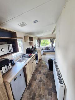 New 2 bed holiday home with decking in Rockley Park Dorset near the sea - Lytchett Minster - 6