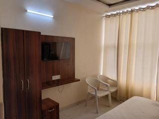 Hotel Golden Rooftop - Zirakpur - 3