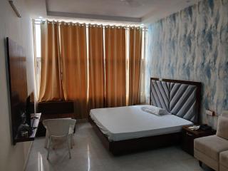Hotel Golden Rooftop - 2