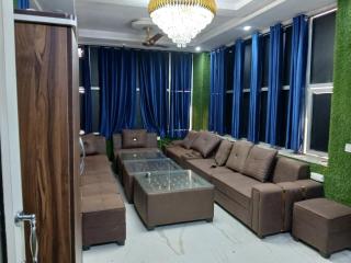 Hotel Golden Rooftop - Zirakpur - 1