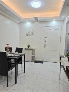 Modern Minimalist 1BR Condotel at BGC Taguig - Taguig - 8