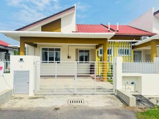 Alieda Homestay2 Near KLIA forMuslim - Sepang - 0