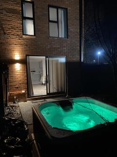 Spa Hideaway in Central City with Parking - Christchurch - 9