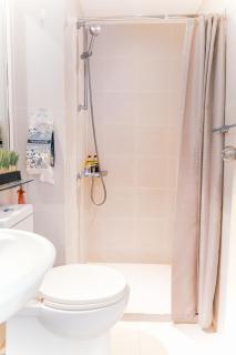 Azure Staycation 2 Bedroom Family Unit with PS4 - Manila - 9