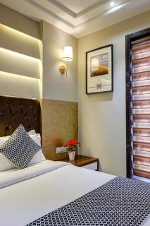 HOTEL OAK PLAZA - In-House Restaurant and Parking Near Connaught Place - 1
