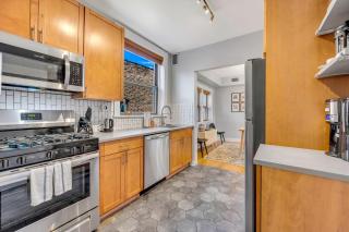Steps to the Lakefront! This Uptown Beauty is Everything You Need for a Perfect Chicago Getaway condo - Chicago - 7