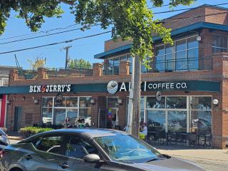 Alki Beach Cottage, NEW, 2 bedrooms, 2 bathrooms, near beach, AC, WD, Parking - Seattle - 8