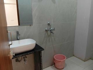 Hotel O Sector 18 Metro station - Noida - 1