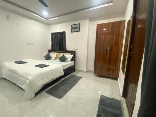 BSR RoyalStay Super Luxury Hotel Rooms - Hyderabad - 8
