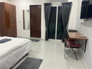 BSR RoyalStay Super Luxury Hotel Rooms - Hyderabad - 4