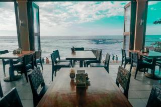 Kahuna Beach Resort and Spa - 9