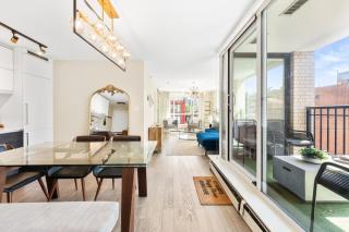 Bright and Contemporary 2BR Condo in Prime Location - Vancouver - 4