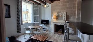 Trois pièces de charme hyper centre Tours - 9