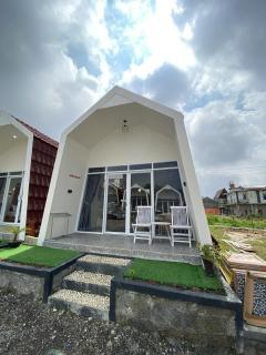 Village Garden Homestay 3 - Dieng - 0