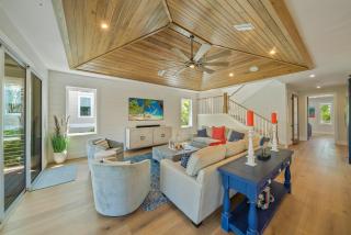 AcquaLuxe - Exquisite 2022 Lux Canal Home w Outdoor Oasis Pool Spa Dock SUP Kayaks Fire Pit - Anna Maria - 5