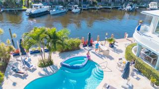 Two-floor Suite Heated pool Dock Access Quiet Neighborhood SaltAire One RESlDENCES - Fort Lauderdale - 9