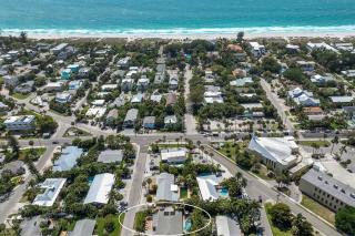On Turtle Time - Beautifully Updated wHeated Pool Covered Porches Beach Gear Walk to Beach - Anna Maria - 8