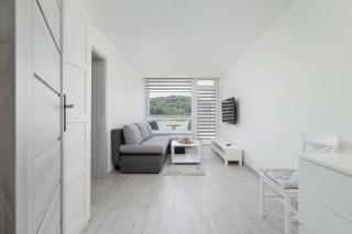 Wczasowa Apartment with Balcony Mountain View & Parking in Ustroń by Noclegi Renters - Ustroń - 2