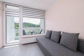 Wczasowa Apartment with Balcony Mountain View & Parking in Ustroń by Noclegi Renters - Ustroń - 9